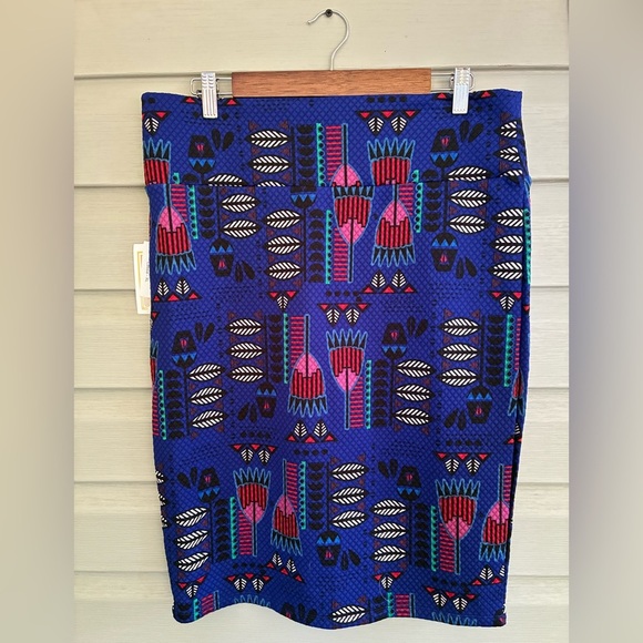LuLaRoe Cassie Blue Feather Aztec Tribal Print Pencil Skirt Women’s Sz XL NWT - Picture 10 of 12